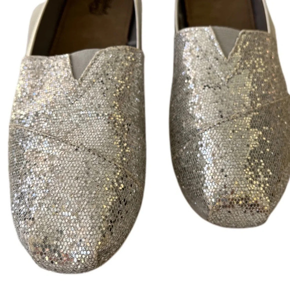Faded Glory slip on shoes.  Silver sparkles.  Size 7.  Excellent condition - Picture 4 of 8